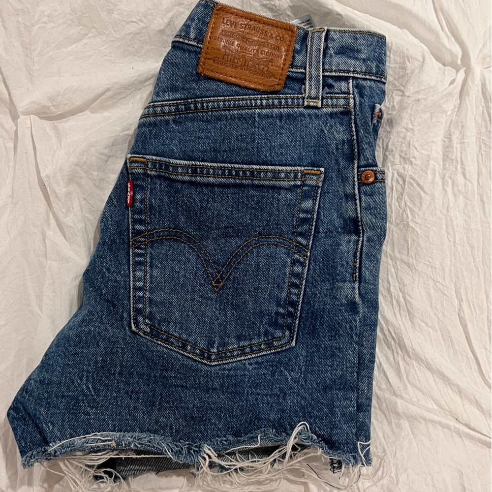high waisted rib cage straight levi’s shorts